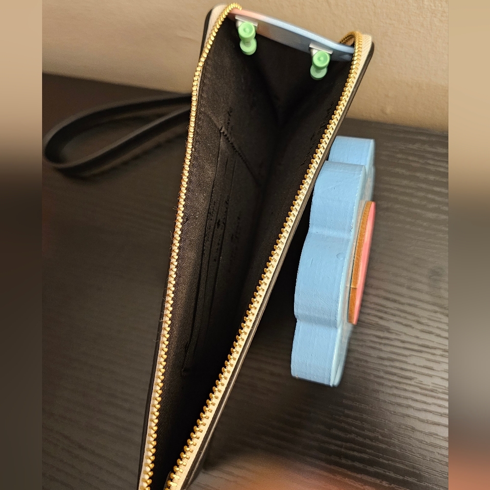 Kate Spade New York Meduim Lzip Wristlet - Picture 6 of 6